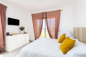 EDEN RENTALS 102 Surfy Stylish Bed&Coffee Balcony